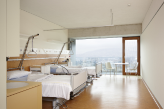 Patientenzimmer (© Ralph Feiner, Zürich)